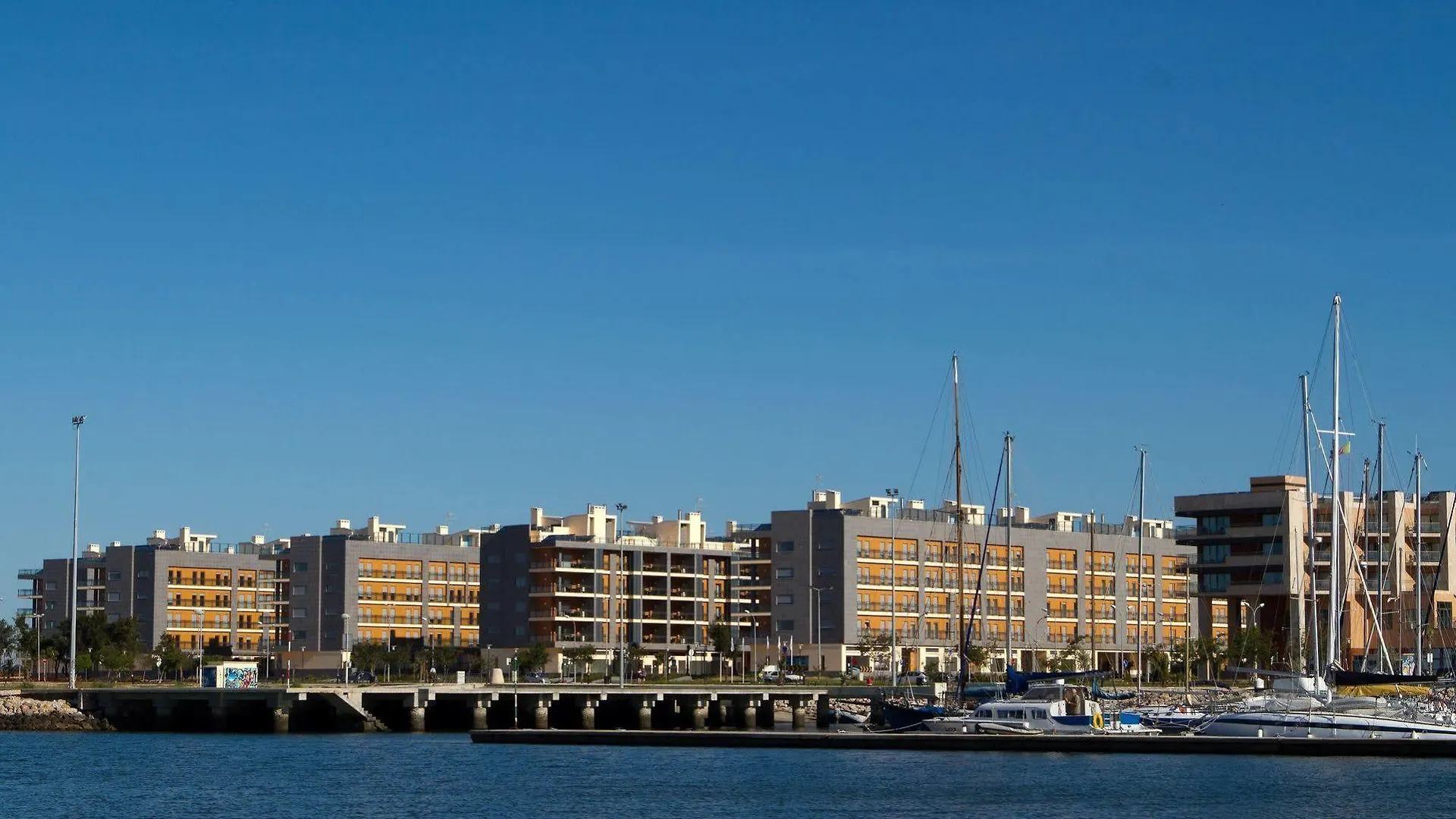 Real Marina Residence Olhão شقة